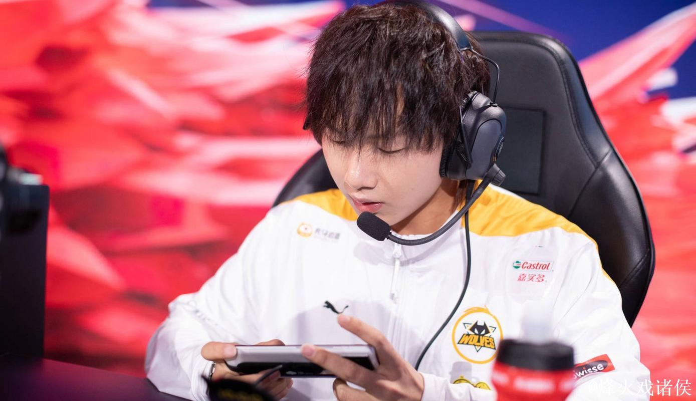 AG直播Fly：狼队菲姐热心相助，狼队将安排人来拍视频